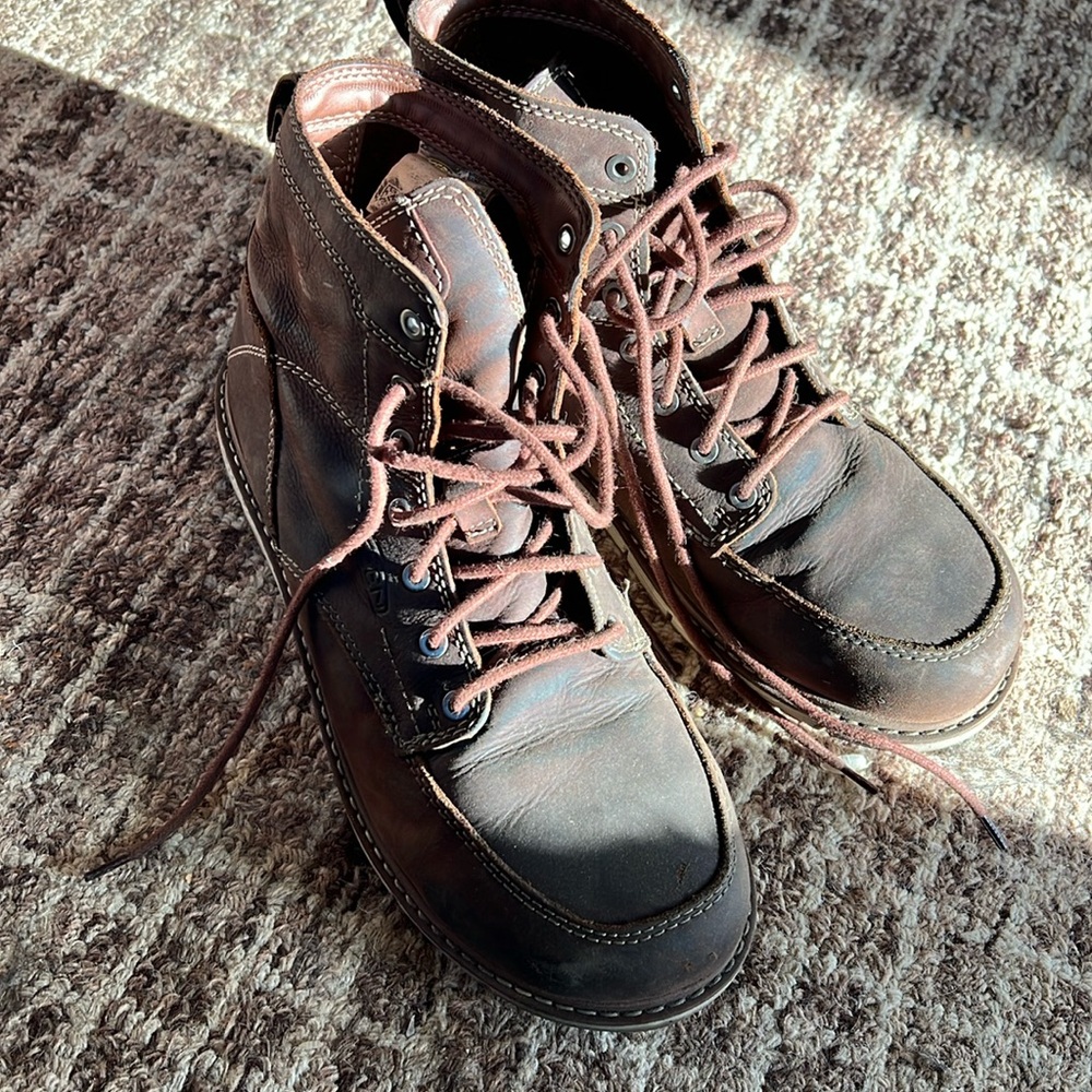 Keen size 10 boots used